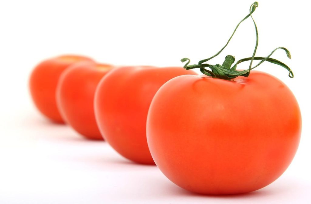tomatoes, fresh, organic-1239176.jpg