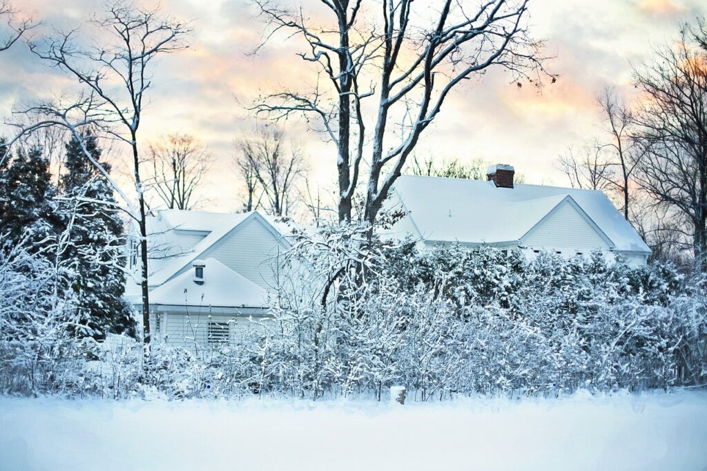 snowy, winter, house-1056856.jpg