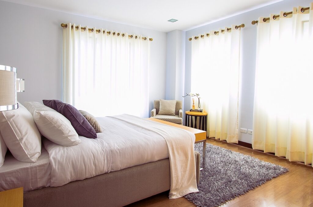 Blinds vs. curtains for your home